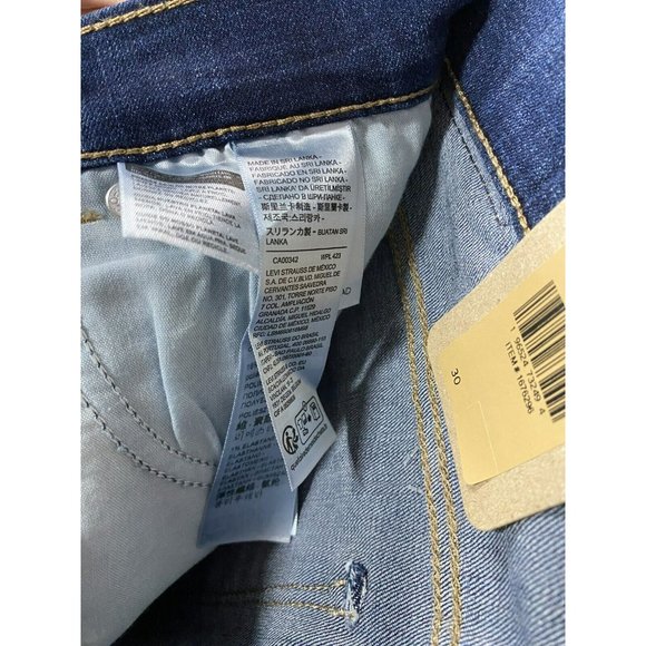 Levi’s Womens Classic Bermuda Short Mid Rise Stretch Fabric Size 10/30 Dark Blue - Picture 11 of 11